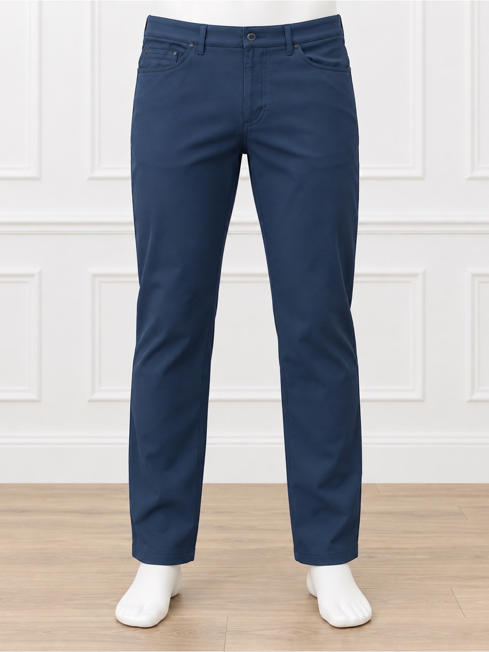 Men's Straight Chinos in Navy
